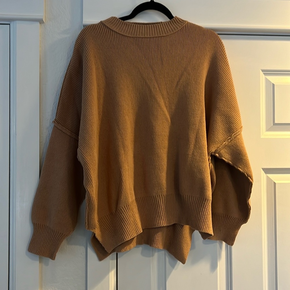 Crew neck sweater camel color